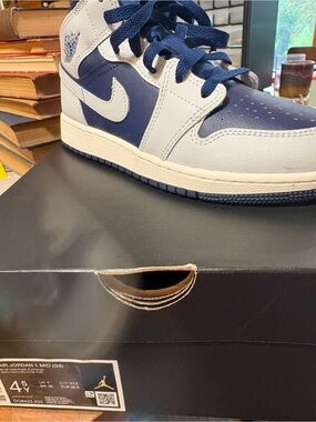 Air Jordan 1 MID (GS) NEW- Blue void/platinum